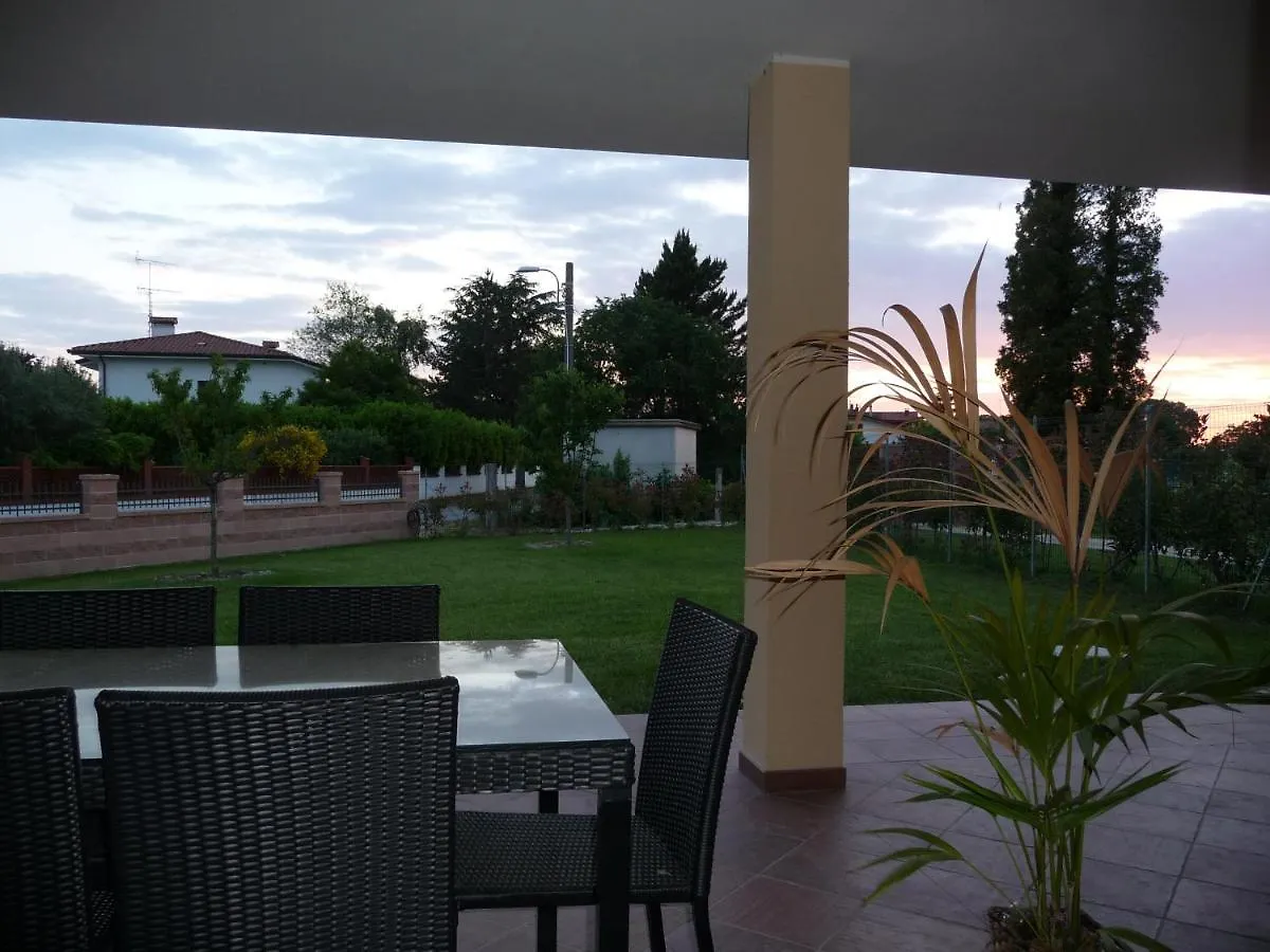 Villa Patrizia San Canzian dʼlsonzo 2*,  Italia